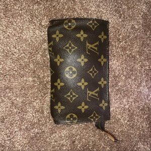 Louis V small clutch